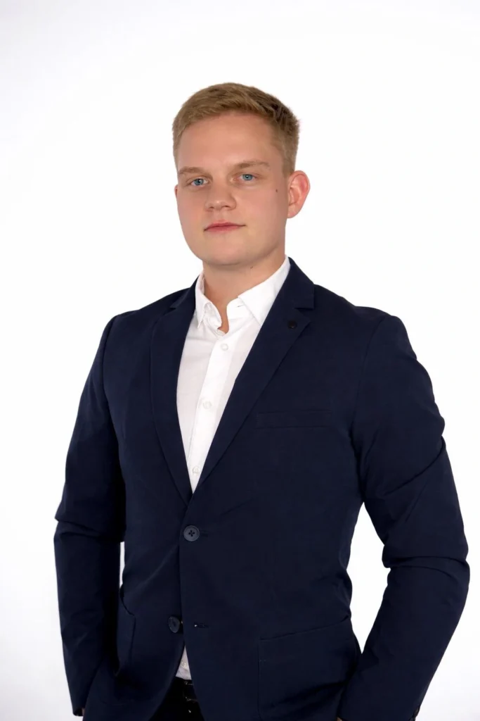 Asutaja, Veebiarendaja